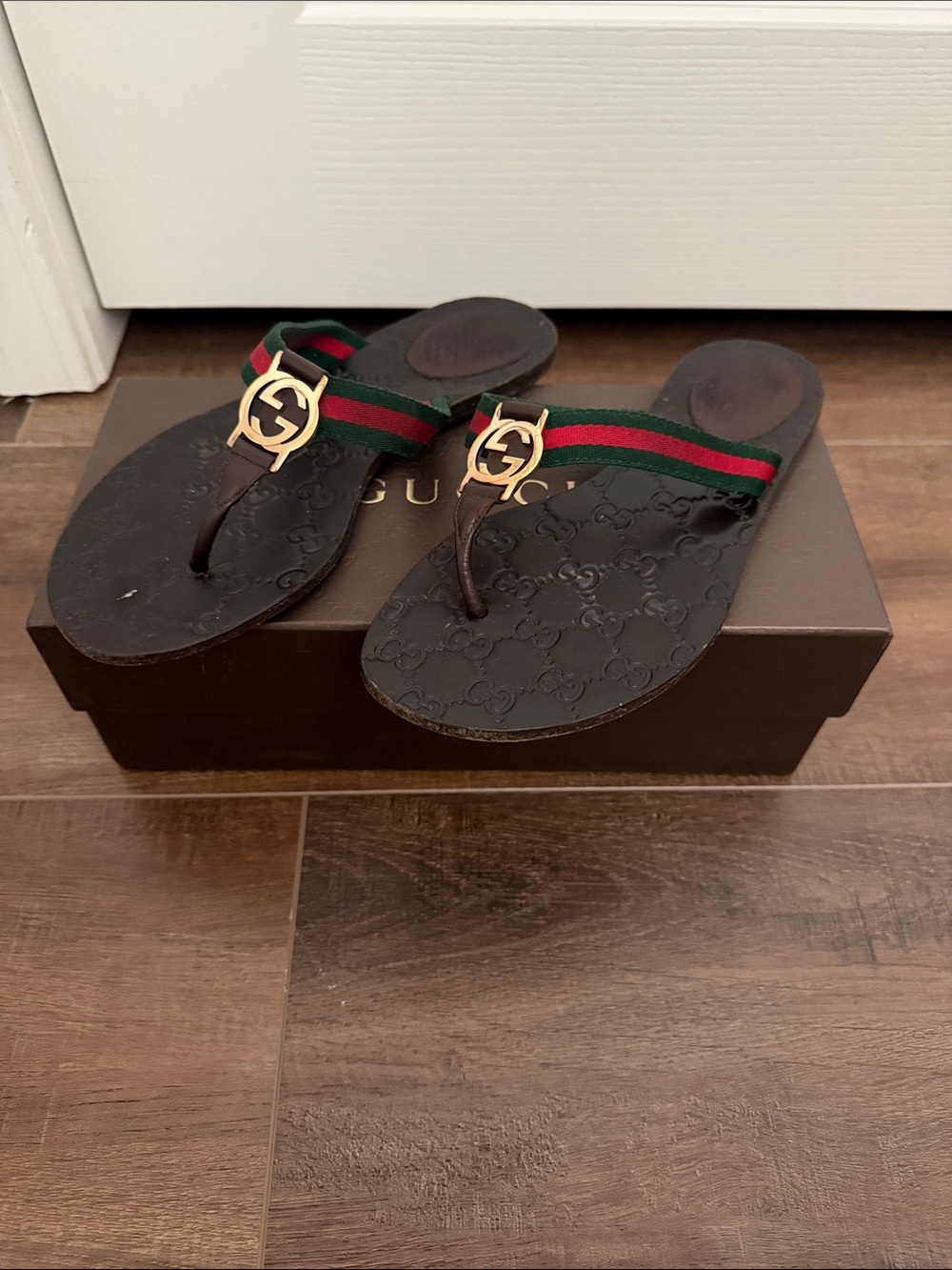 Gucci Brown GG Logo Thong Sandals with Green-Red Webbing